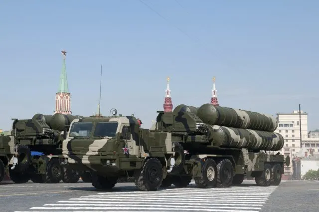 Missile systems S-400 triumph on Red Square