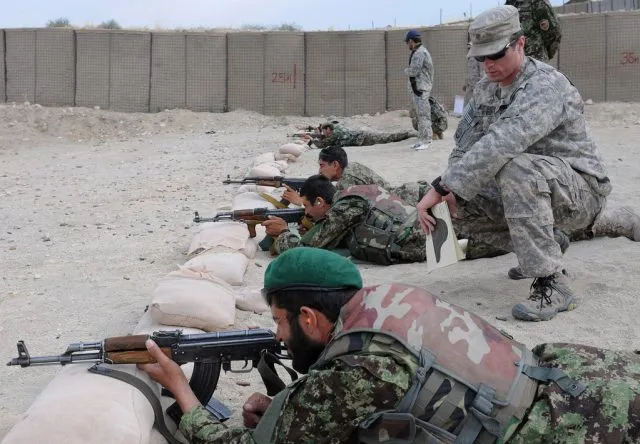 Shooting training with Afghan army
