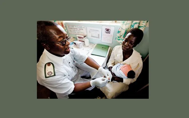 A doctor testing a women for HIV